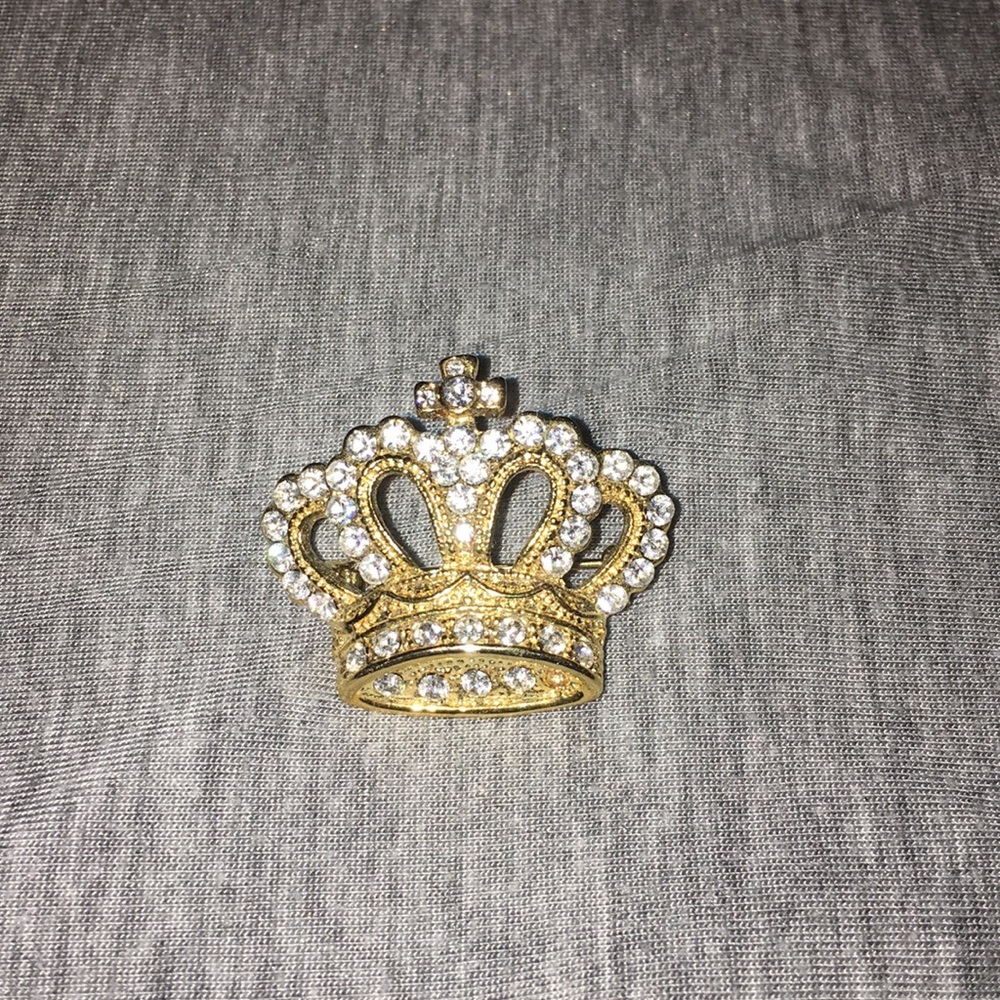 Crown pin